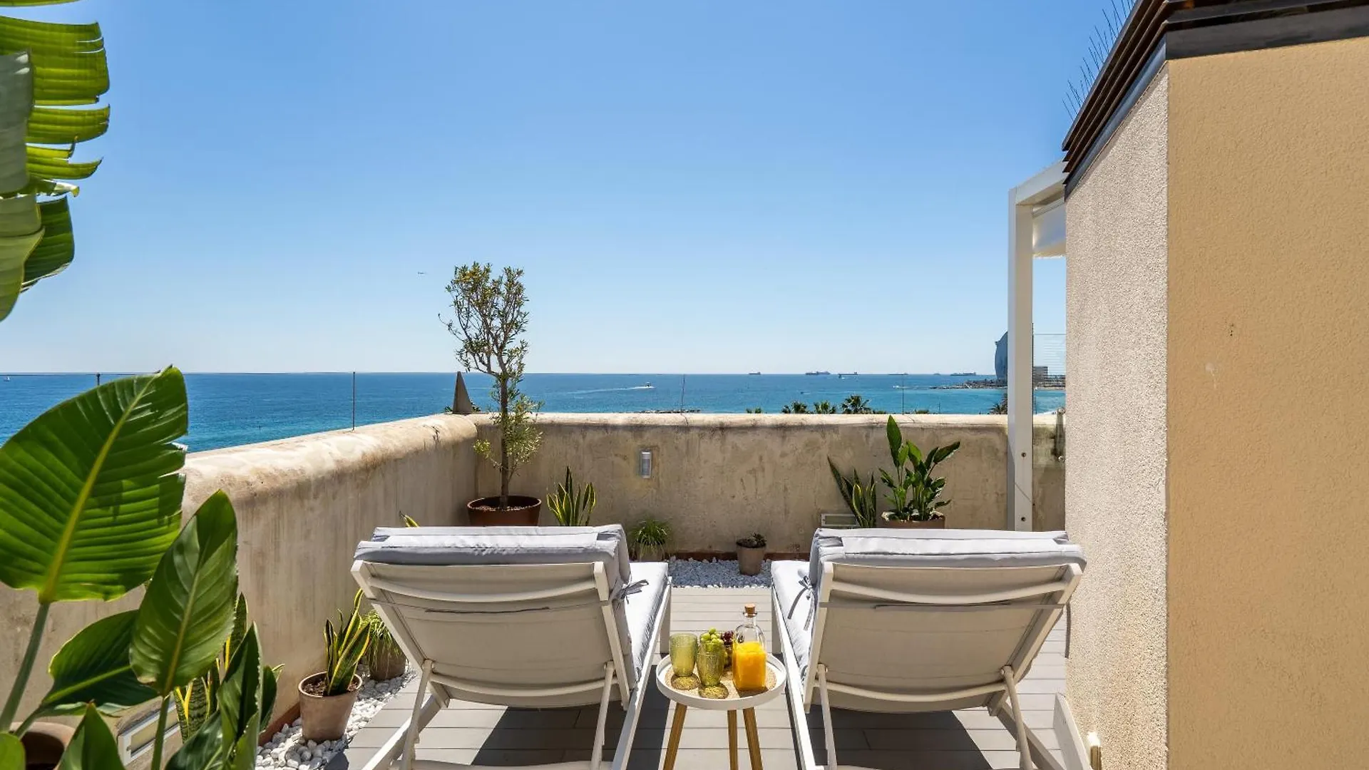 Apartment Kronos On The Beach Attic Suite Barcelona Spanien
