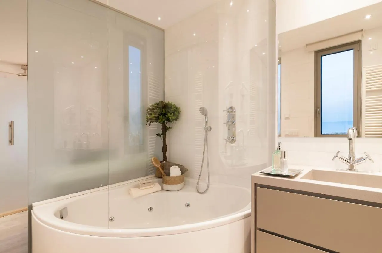 Kronos On The Beach Attic Suite Barcelona 0*,